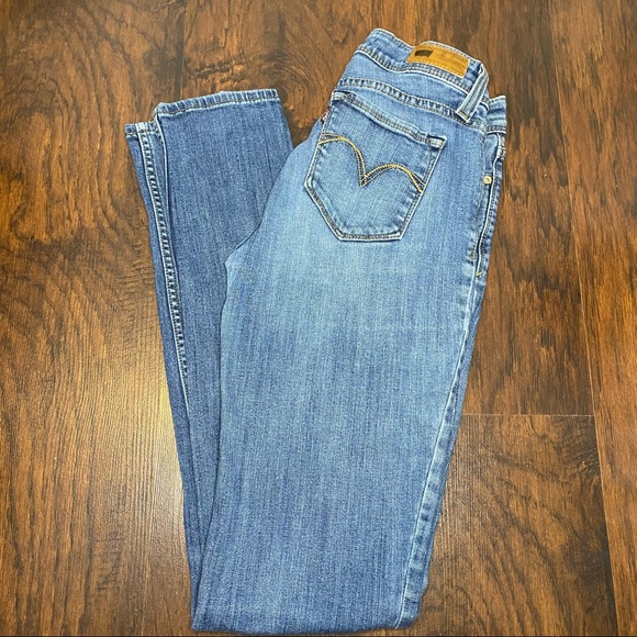 Levi low rise skinny jeans - Picture 1 of 10